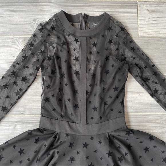 ⭐️ BLACK STAR DRESS - Picture 3 of 4